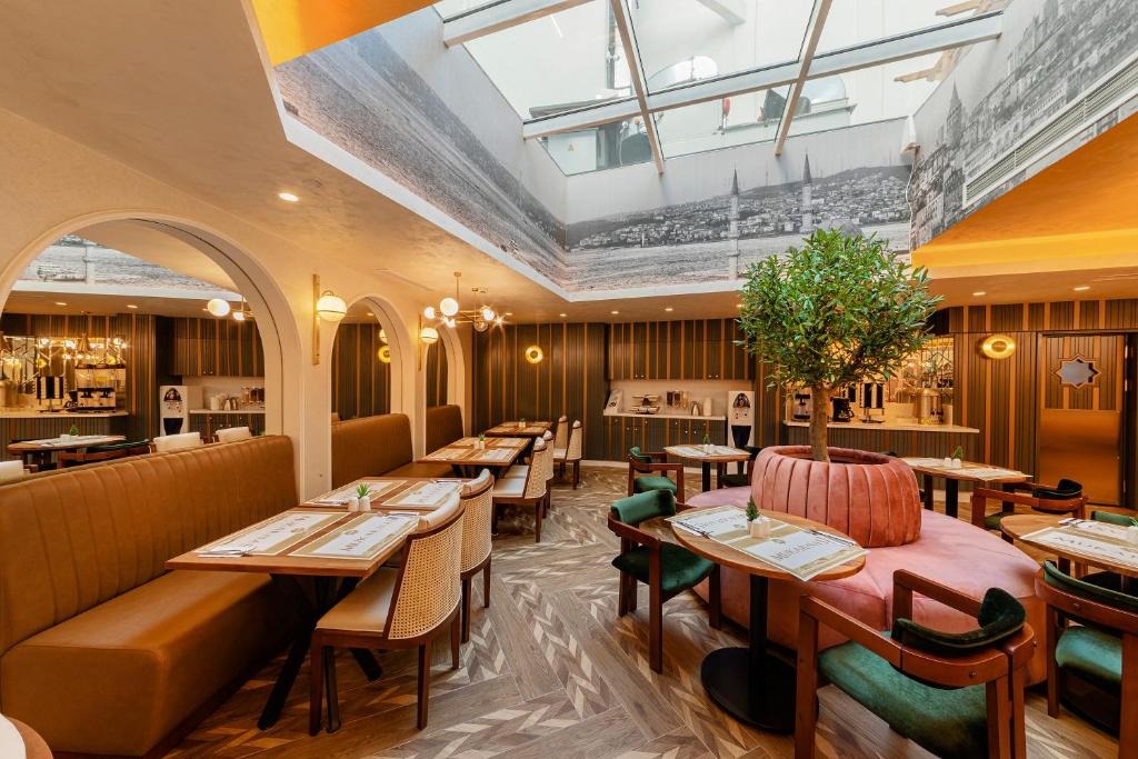 هتل موکارناس پرا